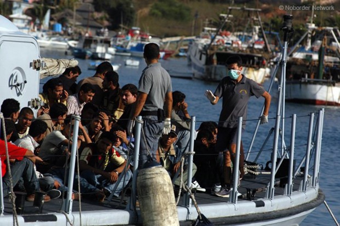 Carlos Coelho diz "temos de combater os traficantes e não os refugiados"