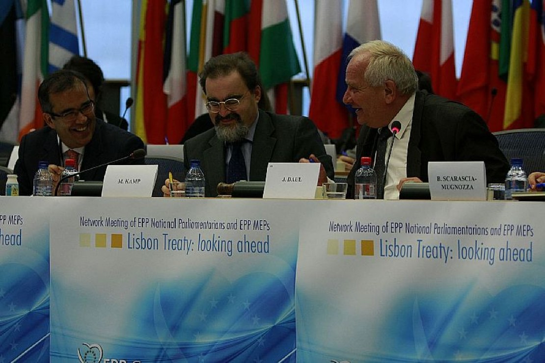 Rompuy, Buzek e Barroso aceitam convite de Rangel para Cimeira de Líderes Parlamentares do PPE
