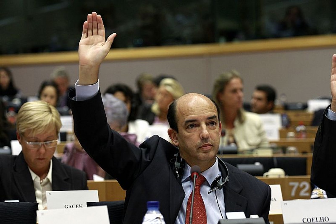 Schengen: Carlos Coelho garante o reforço da liberdade de circulação com 562 votos favoráveis e apenas 29 contra